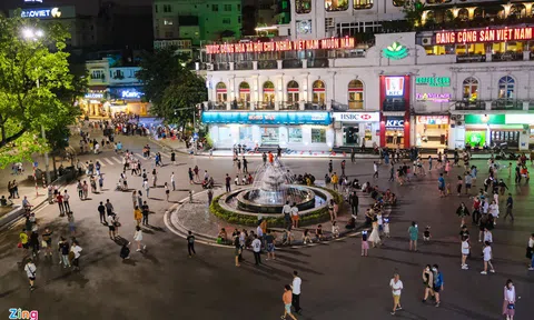 Chen chúc ở phố Tạ Hiện ngày đầu hoạt động trở lại